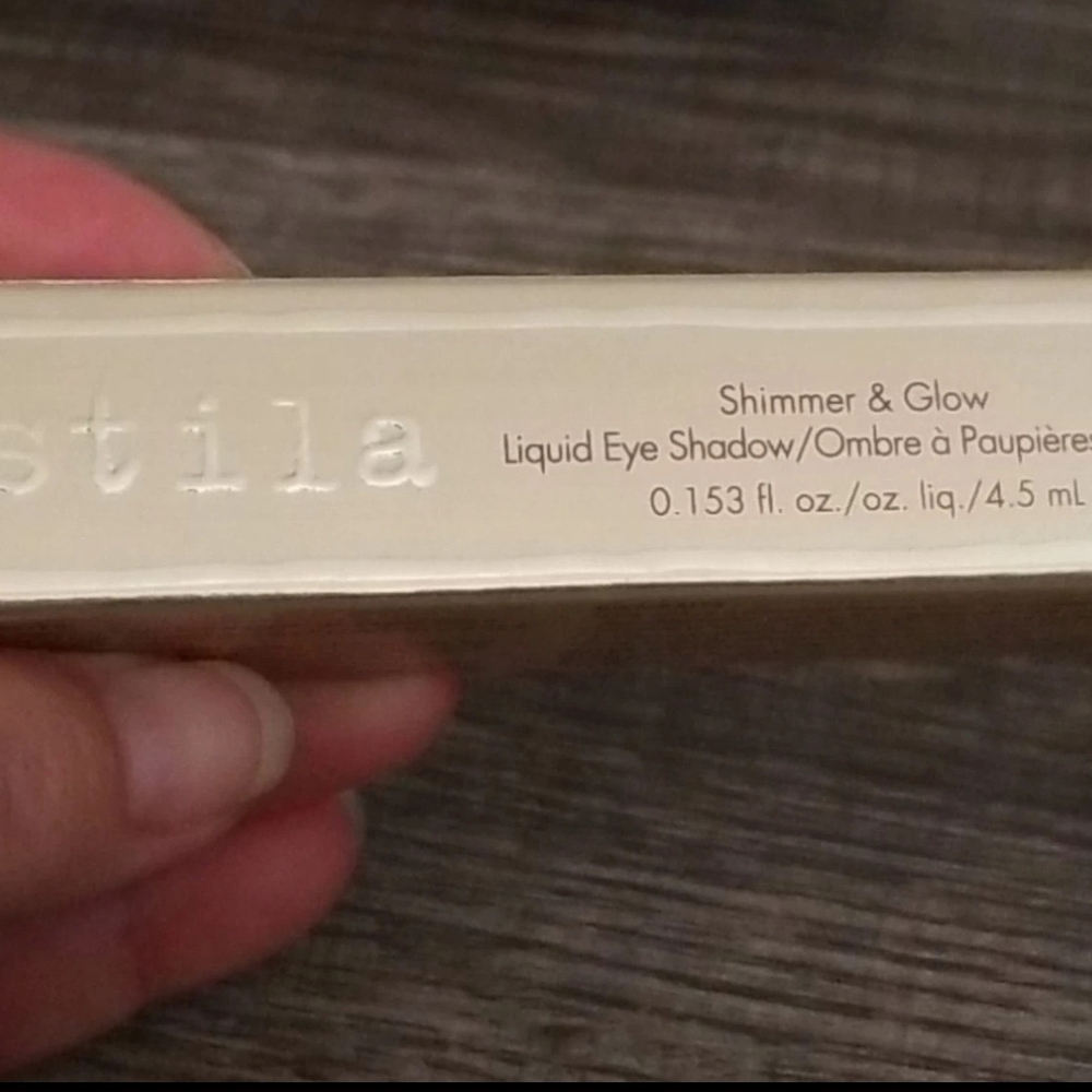 Stila Long-Wearing Liquid Eye Shadow